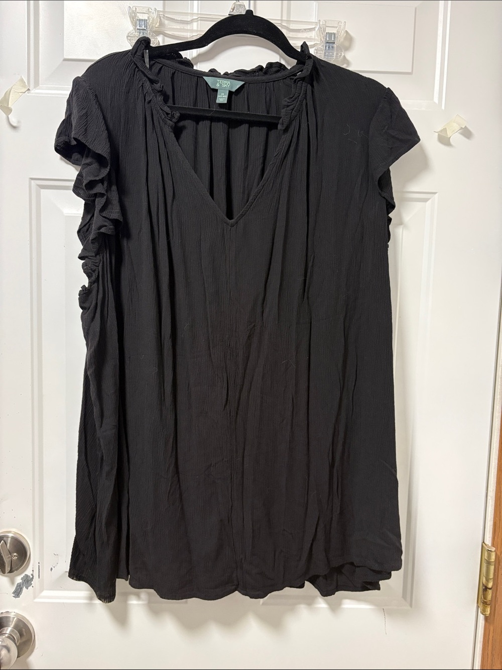 Terra & Sky Black V-Neck Ruffle Sleeve Tunic